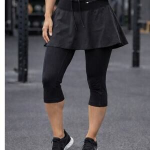 Lucy Skirted Leggings – Size Medium | Athletic Skort Capri | Black